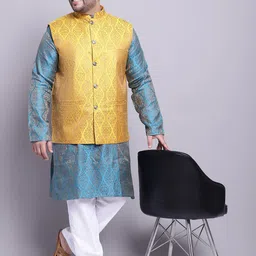SOJANYA PLUS Ethnic Motifs Woven Design Kurta With Pyjamas & Nehru Jacket image 3