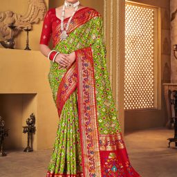 Woven Patola Silk Blend Saree-image-4