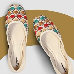 Women's Multi Thread Emboidery Punjabi Jutis For Women-image-5