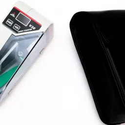 NAMIBIND V30 Mini Portable Use Battery/Plug Handy Money Counter Note Counting Machine image 2