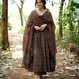 assume fab Women Viscose Rayon Kurti Pant Dupatta Set-picture-44