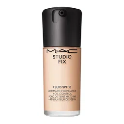 M.A.C Studio Fix Fluid SPF 15 24Hr + Oil Control Matte Foundation 30 ml - Shade NC 12-19