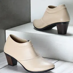 Shezone Cream-Coloured Block Block Boots-image-23