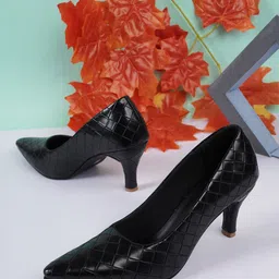 Get Glamr Women Textured Kitten Pumps-35