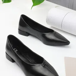 Carlton London Block Heeled Pumps-32