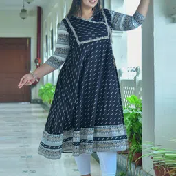YASH GALLERY Women Plus Size Black & White Geometric Printed Angrakha Anarkali Kurta-14