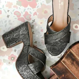 pelle albero Black Wedge Mules with Bows-12
