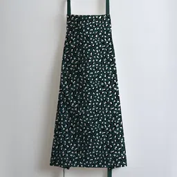 SKANDA FAB Green & White Printed Pure Cotton Apron With Adjustable Straps-13
