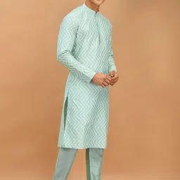 DEYANN Printed Regular Kurta with Pyjamas image 4