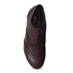 SHUZ TOUCH Round Toe Block Heeled Brogues image 4