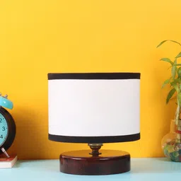 Devansh White Traditional Table Lamp with Shade image 3