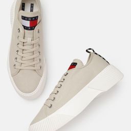 Tommy Hilfiger Men Solid Canvas Regular Sneakers-image-5