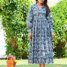 GULAB CHAND TRENDS Grey Floral Print Formal Blouson Dress-image-38