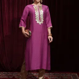 Vishudh Women Magenta Embellished Straight Kurta-58