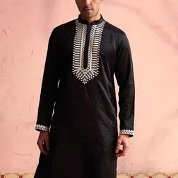 SHRESTHA BY VASTRAMAY Yoke Embroidered Mandarin Collar Kurta-11