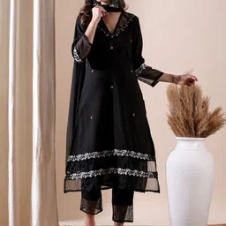 FASHOR Floral Embroidered Sequinned Pure Cotton Dobby Straight Kurta & Trousers & Dupatta-2