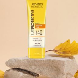 Jovees Herbal Sun Protective Sunscreen With SPF 40- 100 g-45