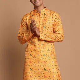 VASTRAMAY Men Yellow Printed Kurta-image-60