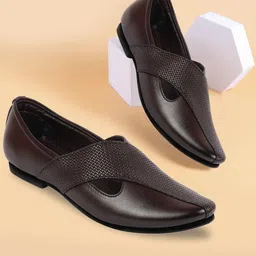 FAUSTO Men Textured Lightweight Mojaris-9