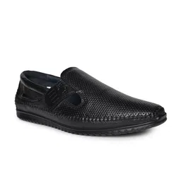 Buckaroo Men Textured Leather Shoe-Style Sandals-image-66
