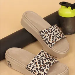 Carlton London sports Women Animal Printed Open Toe Flats-picture-26