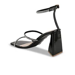 pelle albero Block Heel Ankle Loop Heels image 3