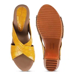 Catwalk Textured Open Toe Platform Heels image 4