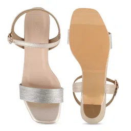 Tresmode Textured Open Toe Kitten Heels image 4
