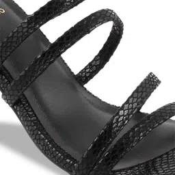 Tresmode Textured Strappy Block Heels image 5
