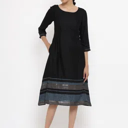W Women Black Solid Kurta-19