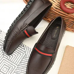 LEONCINO Men Brown Perforations Slip-On Sneakers-image-13