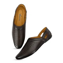 Vellinto Men Joher Laser Cut Lightweight Mojaris-image-68