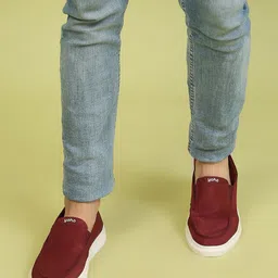 yoho Men Colourblocked Slip-On Sneakers-90