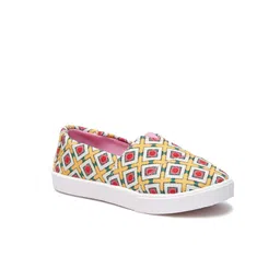 YK Girls Geometric Printed Canvas Contrast Sole Slip-On Sneakers-11