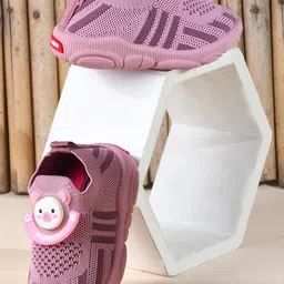 KATS Kids Textured Flyknit Musical Mesh Slip-On Sneakers-44