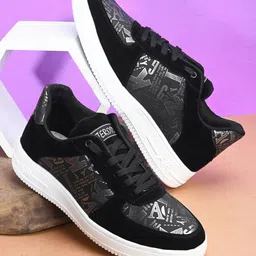 ASTEROID Men Printed Contrast Sole Lightweight Sneakers-image-39