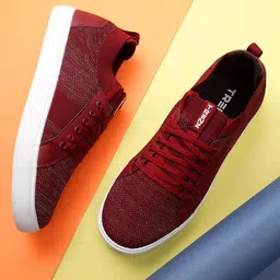Trenz Men Textured Comfort Insole Contrast Sole Lace-Ups Sneakers-image-51