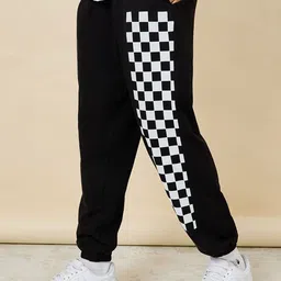 Styli Men Oversized Fit Jogger With Checkerboard Side Panel-image-12