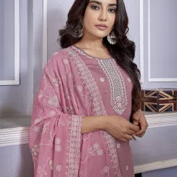 Women Chanderi Kurta Pant Dupatta Set-image-98