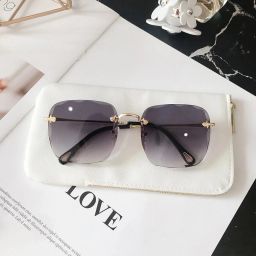 the magnifique Gradient, Photochromatic Lens, UV Protection Rectangular Sunglasses (Free Size) image 2
