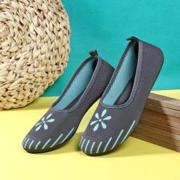Versatile Women Juttis & Mojaris Bellies For Women-image-60