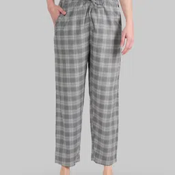 Style Shoes Women Checked Mid-Rise Lounge Pant-image-69