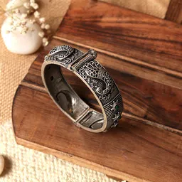 TEEJH Oxidised Silver-Toned & Green Stone Studded Bangle-3