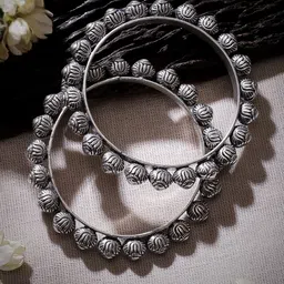 Rubans Set Of 2 Silver-Plated Oxidized Bangles-47