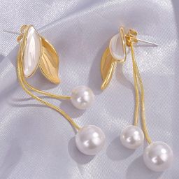 VAGHBHATT Leaf Shaped Gold-Plated Drop Earrings-25