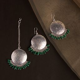 Ozanoo Silver-Toned & Green Circular Drop Earrings  With Maang Tikka-29