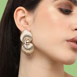 SOHI Gold-Plated Contemporary Drop Earrings-32