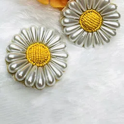 BITCH PLZZ ACCESSORIES Fabric Artificial Beads Floral Studs Earrings-12