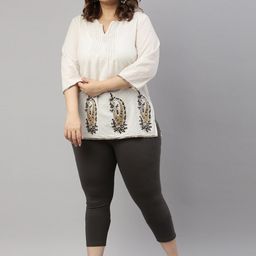 Go Colors Plus Size Three-Fourth Length Leggings image 4