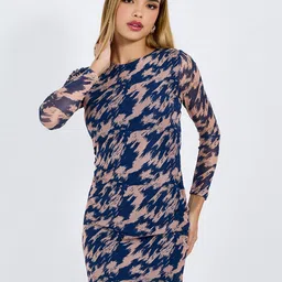 Styli Women Round Neck Printed Long Sleeve Bodycon Mini Dress-picture-4